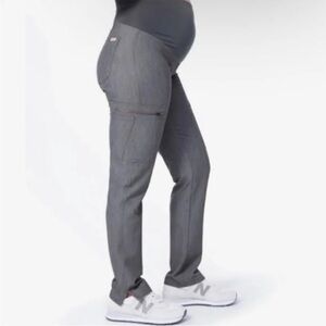 FIGS maternity scrubs (2)